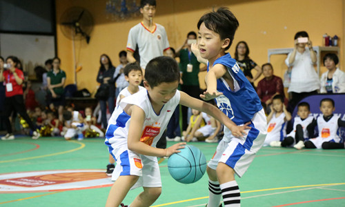 下个学期我们有篮球课啦!