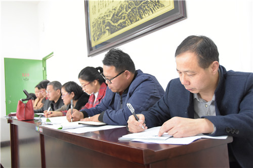 学科会议指方向立足教研提水平我校召开新学期学科组长会议